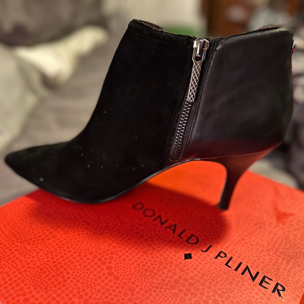 Suede and leather Donald Pliner booties